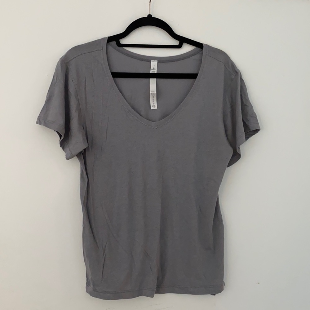 Grey lululemon top